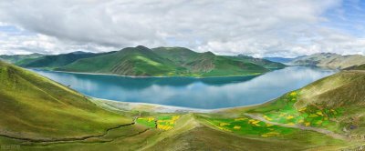 ​我国的土地基本国策是什么？保护土地的重要战略意义是什么？