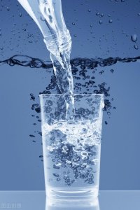 ​什么样的水最好喝？世界卫生组织提出六项优质水标准