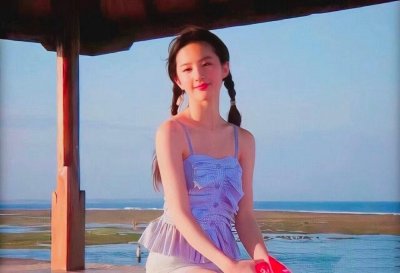 ​看了刘亦菲10组少女时期的照片，才明白什么叫“天仙”&洋娃娃