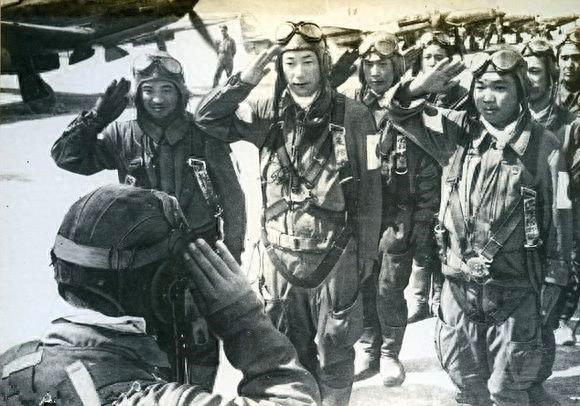 最后的挣扎:二战日本神风敢死队