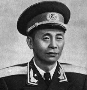 ​农民将军甘祖昌：让大儿子在新疆种田，大女儿参军他报告女儿近视