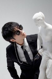 ​华晨宇写真大片，矜贵又帅气，每一张都要细品
