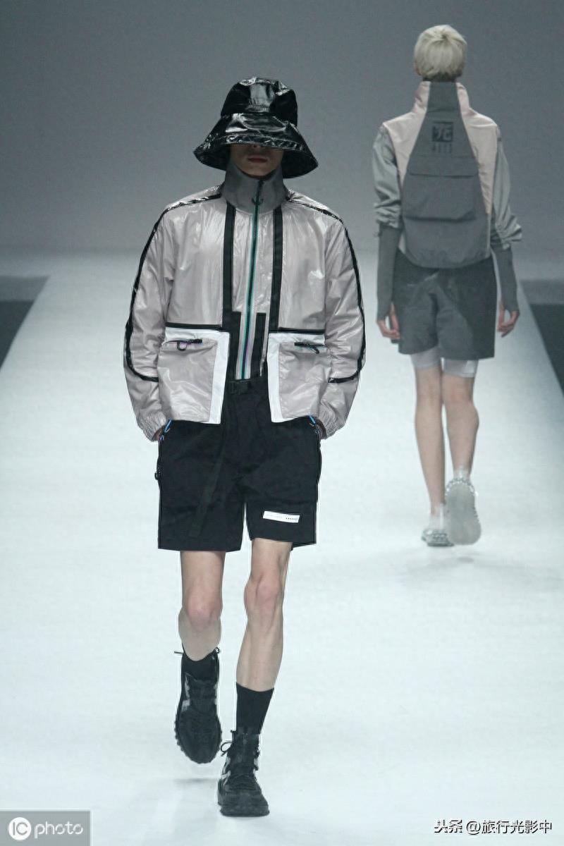 北京,模特展示乔丹新款运动装