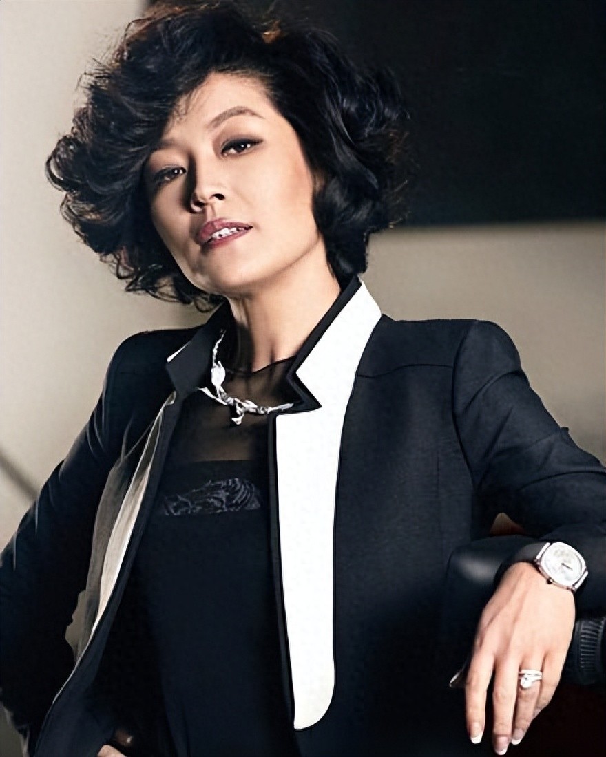 李咏妻子哈文改嫁没（李咏哈文的爱情故事）-