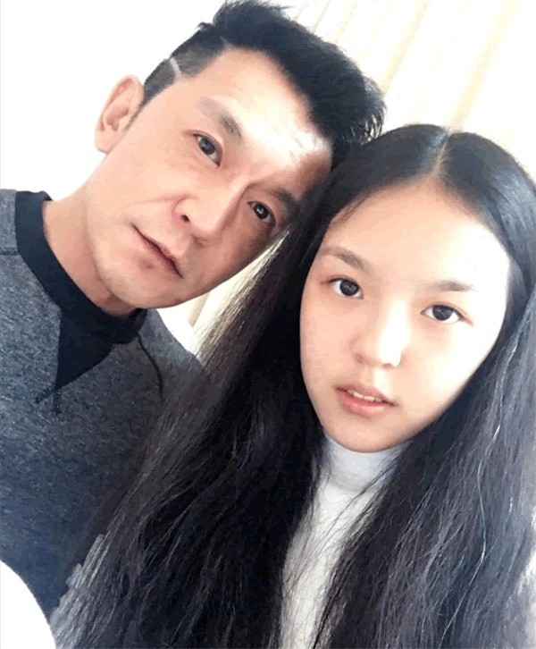 李咏妻子哈文改嫁没（李咏哈文的爱情故事）-