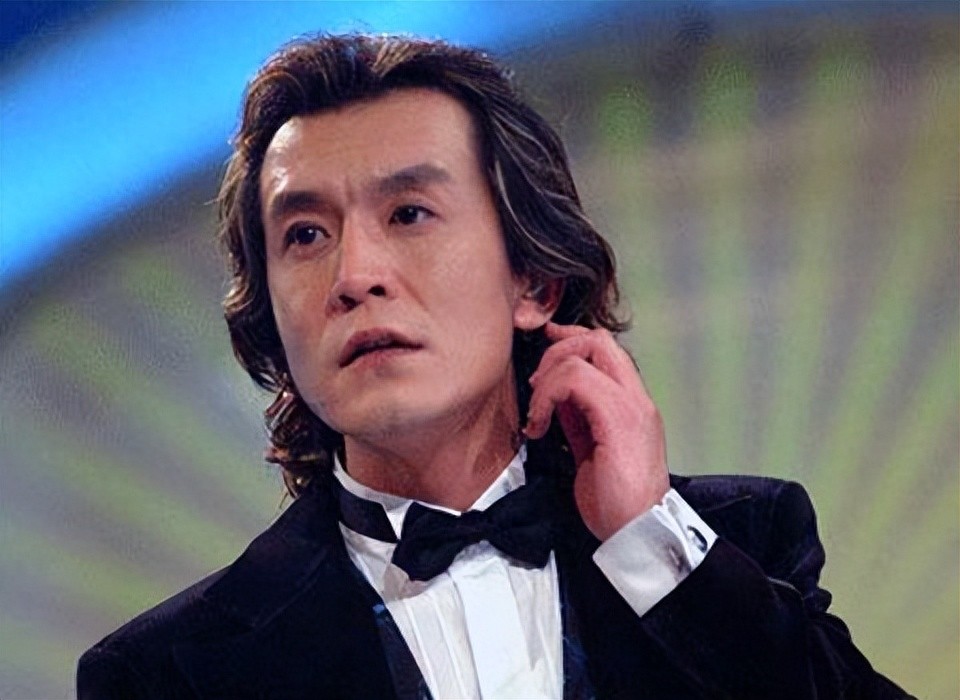 李咏妻子哈文改嫁没（李咏哈文的爱情故事）-