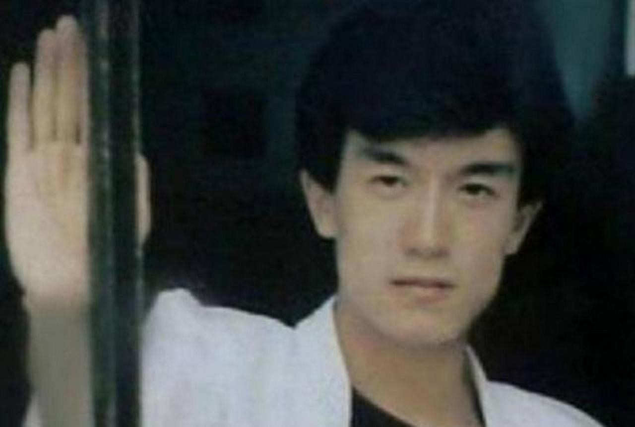李咏妻子哈文改嫁没（李咏哈文的爱情故事）-