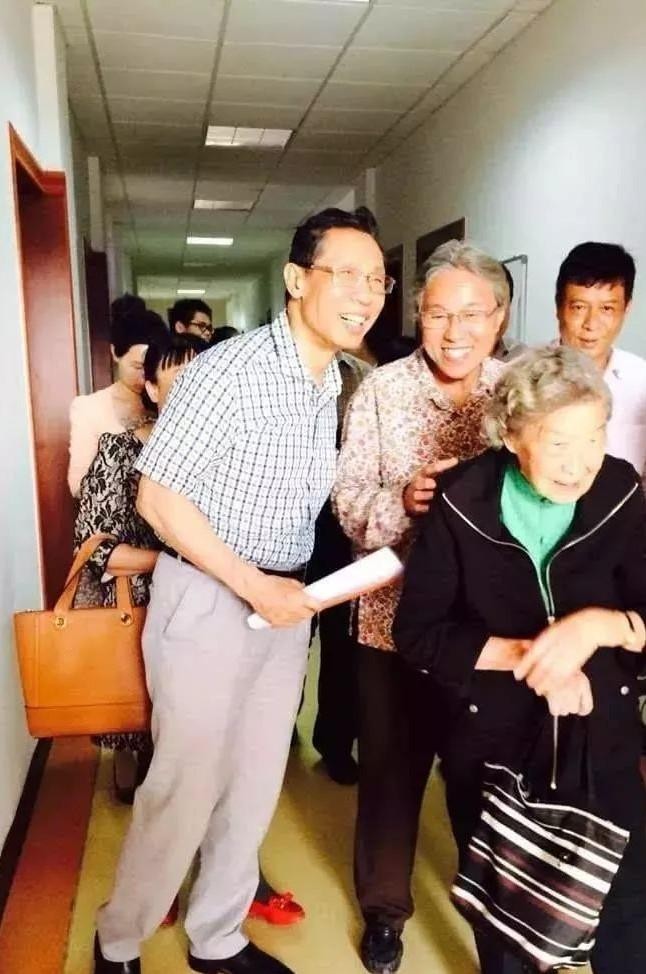 为国家富强而奋斗的杰出人物故事（为国家作出贡献的十大人物）-