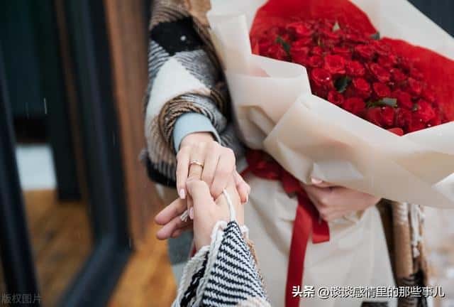 夫妻间怎么创造新鲜感(在床上如果制造新鲜感)