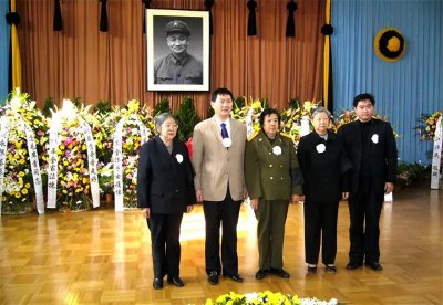 ​传奇女将军邵华：嫁给大15岁毛岸青，32岁剖腹生下毛主席唯一孙子
