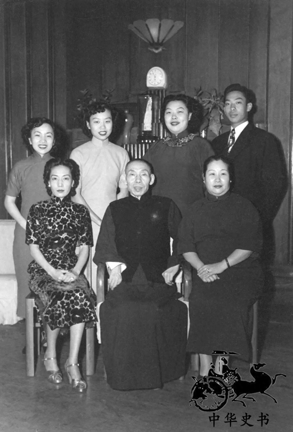孟小冬珍贵老照片:生就国色天香的容颜,却一生坎坷晚年迁居台湾