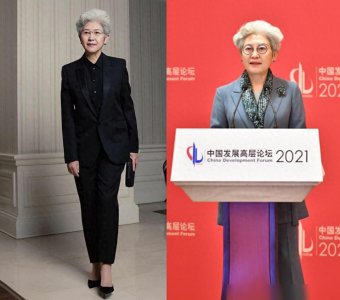 ​被“前外交官”傅莹惊艳到了！白发不染、裙不上膝，美得优雅端庄