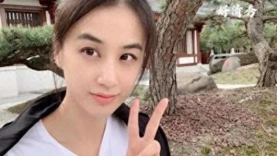 ​黄圣依家世