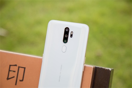 手握OPPO A11:感受AI四摄+5000mAh强续航的全面体验