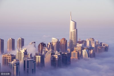 ​全球十大港口，美国一个都没有，中国有七个。