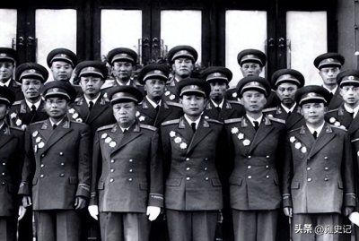 ​1955年全军授衔，罗荣桓提议7人授大将，结果却一个都没选上