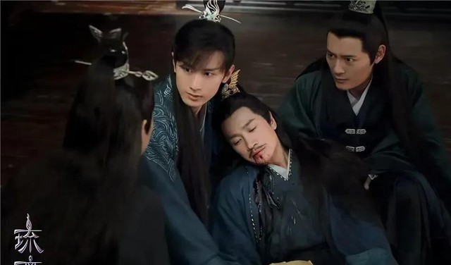 山河月明里何晟铭和成毅父子变兄弟（何晟铭的最新电视剧）