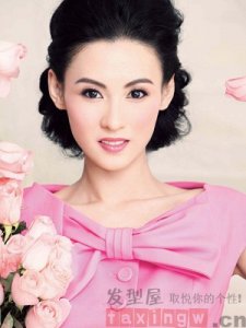 ​华丽感晚装盘发发型 优雅女神气质尽显