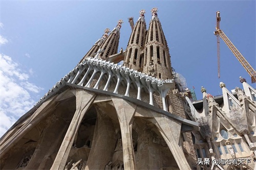 这个“违章”达137年的建筑,既是西班牙国宝,也是全世界的遗产