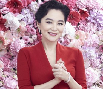 ​林青霞谈及豪宅起火细节 称想去现场拍照写成文章