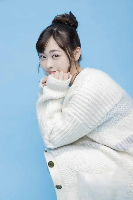 新生代美女演员：福原遥ins高清图集