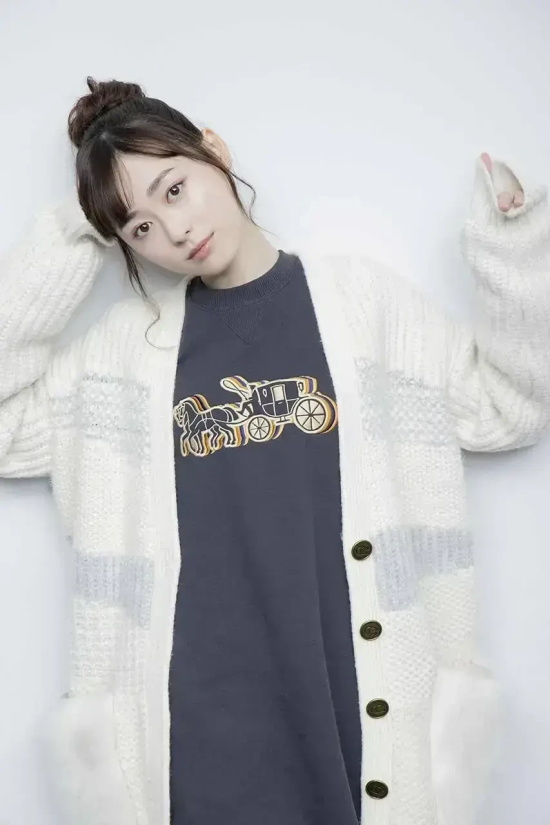 新生代美女演员：福原遥ins高清图集