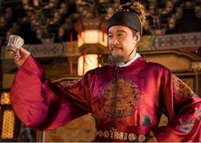 ​俗话说“头生九龙骨，早晚必显贵”，其中“九龙骨”指的是什么？