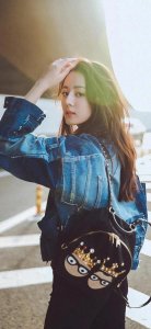 ​宝藏壁纸：视觉盛宴来袭分享一组迪丽热巴的宝藏手机壁纸