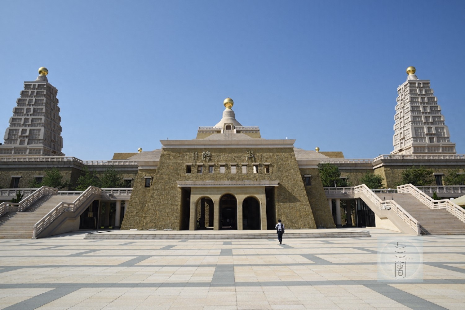 台湾佛光山：在荒山上创建人间佛国，还拥有世界上最高的铜铸坐佛