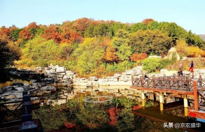 ​北京距离市区最近的山，是游客爬山锻炼、徒步的好去处