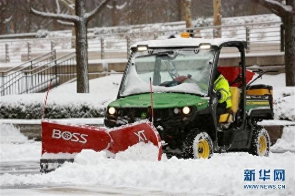 暴风雪袭击美国芝加哥地区