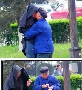 ​年轻人们疯狂追逐公园内的“老头乐”！