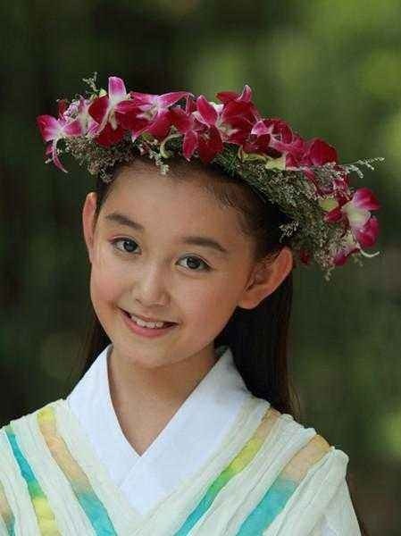 蒋依依:甜美的笑容令人陶醉,不可多见的小仙女