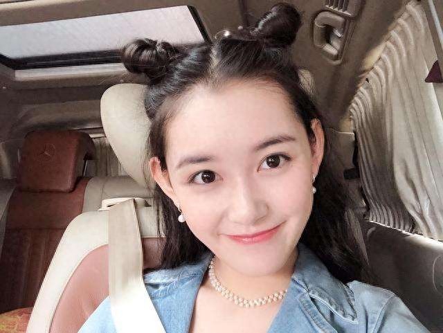 蒋依依:甜美的笑容令人陶醉,不可多见的小仙女