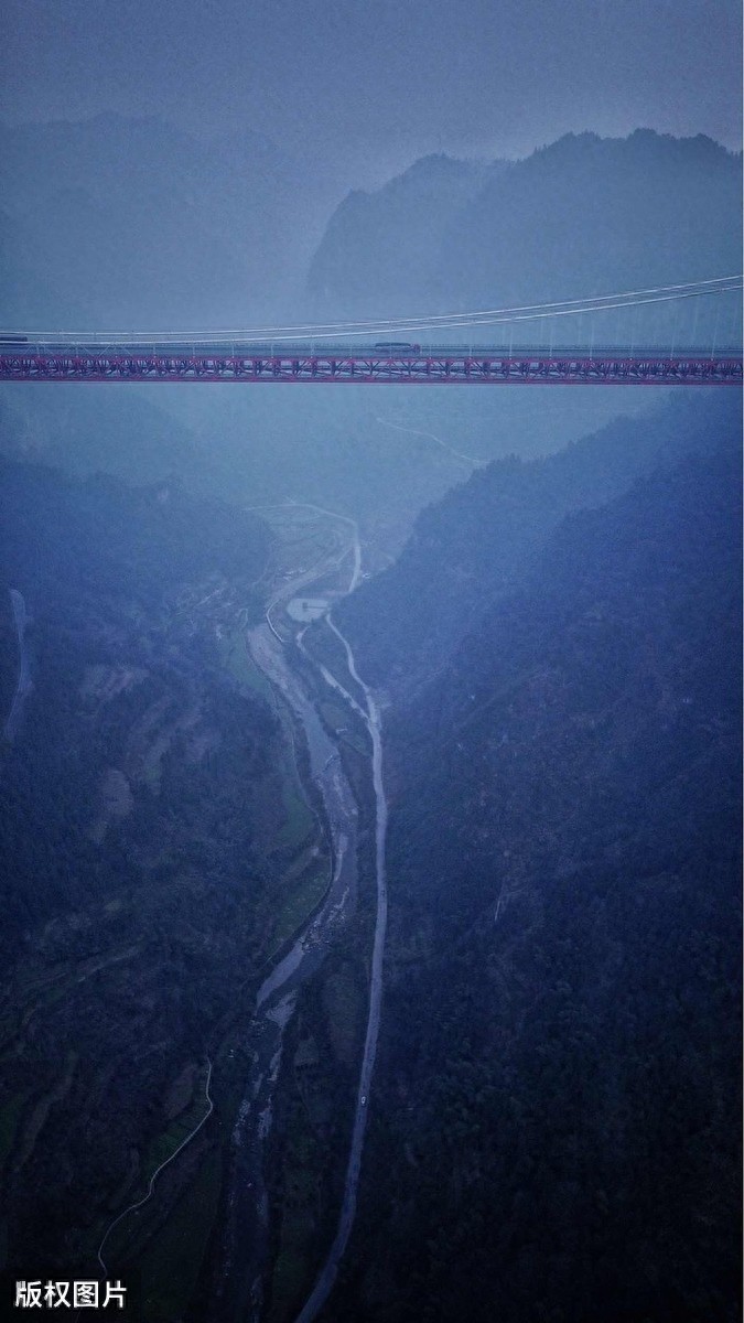 矮寨大桥（矮寨特大悬索桥）