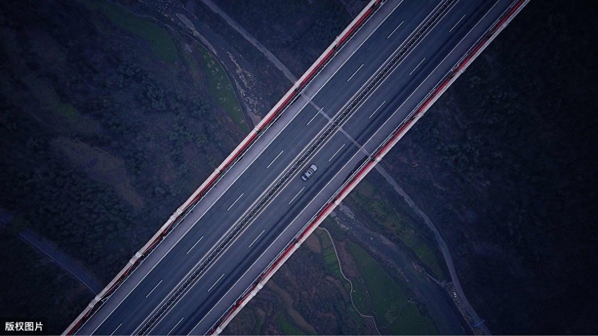 矮寨大桥（矮寨特大悬索桥）