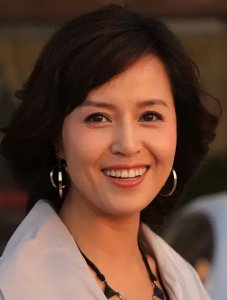 ​演员于莉红：31岁嫁给马诗红，结婚22年没有孩子，风光背后有眼泪