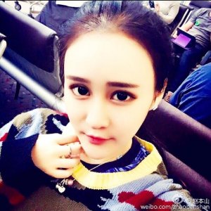 ​东北一哥赵本山更微博为整容女儿拉票(赵本山女儿微博名字)