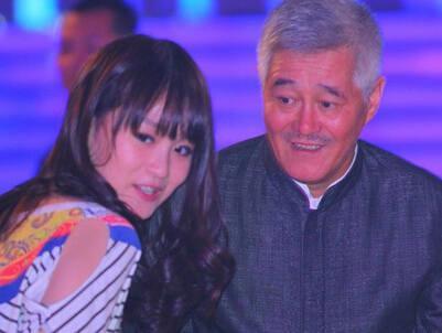 赵本山女儿微博名字(东北一哥赵本山更微博为整容女儿拉票)(3)