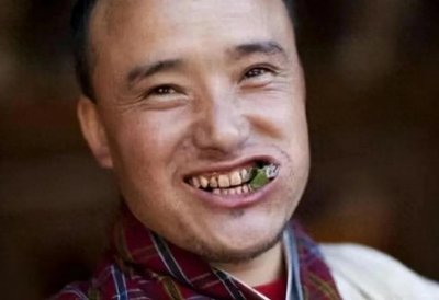 ​【槟榔威力大！26岁小伙一天三包槟榔，29岁已成“割脸人”】