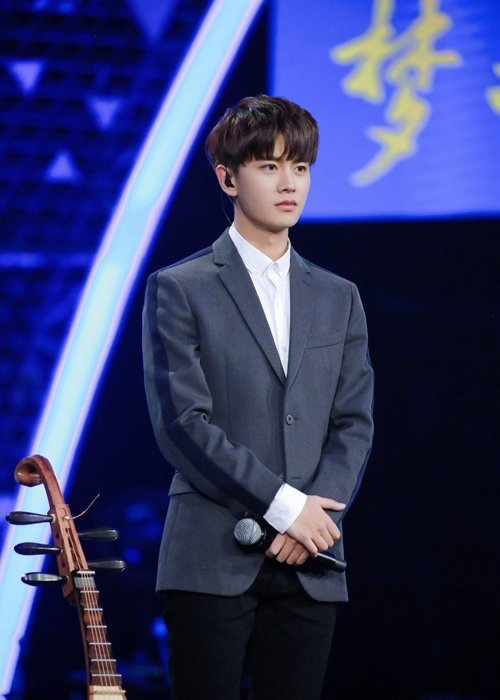 欢瑞为什么捧任嘉伦 他的火其实也是必然的