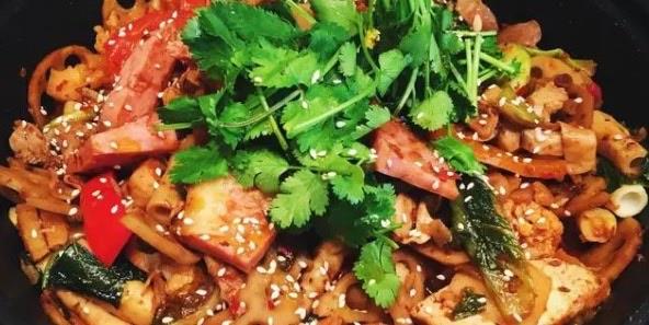 网络图片(侵删) 网络图片(侵删)