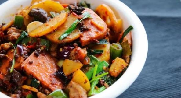 网络图片(侵删) 网络图片(侵删)