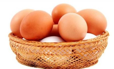 ​鸡蛋的蛋清和蛋黄哪个更有营养(鸡蛋除含有优质蛋白外还含有什么及卵磷脂等营养