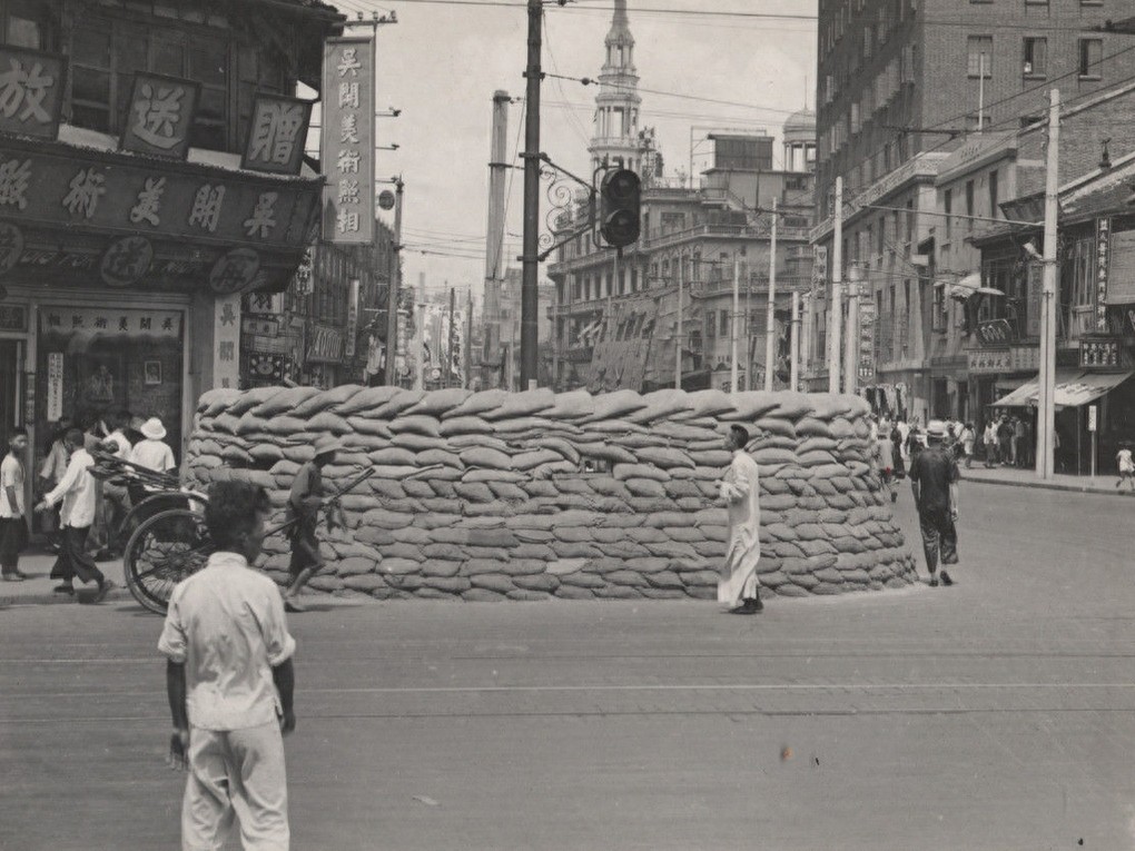 中国珍贵历史老照片旧照片4上海法租界,图十为中日八一四空战后