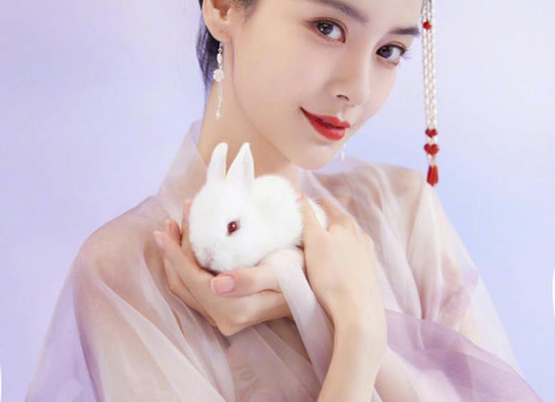 如何跟刚认识的女生的聊天技巧大全