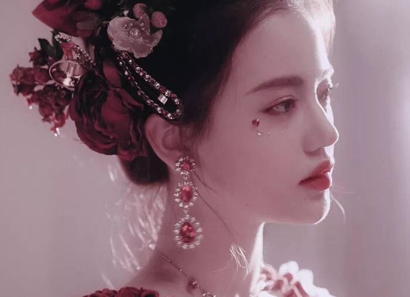 聊天女生爱理不理，女生教你如何追女朋友