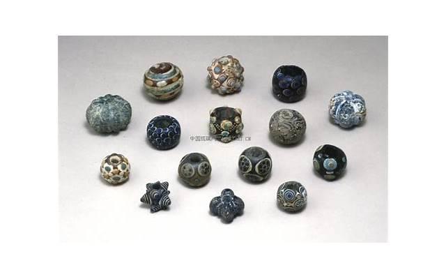  如何度过恋爱中的平淡期?（恋爱平淡期怎么处理）