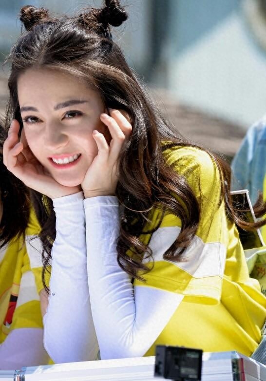 《奔跑吧》成员迪丽热巴美图欣赏,每一张都可以当作壁纸