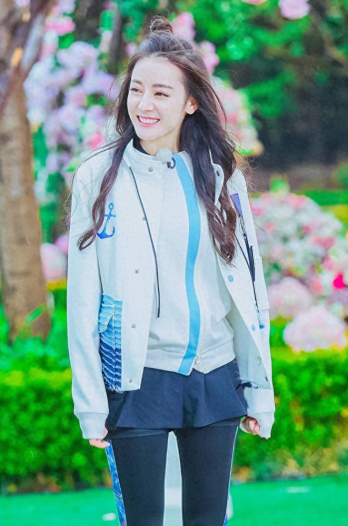 《奔跑吧》成员迪丽热巴美图欣赏,每一张都可以当作壁纸